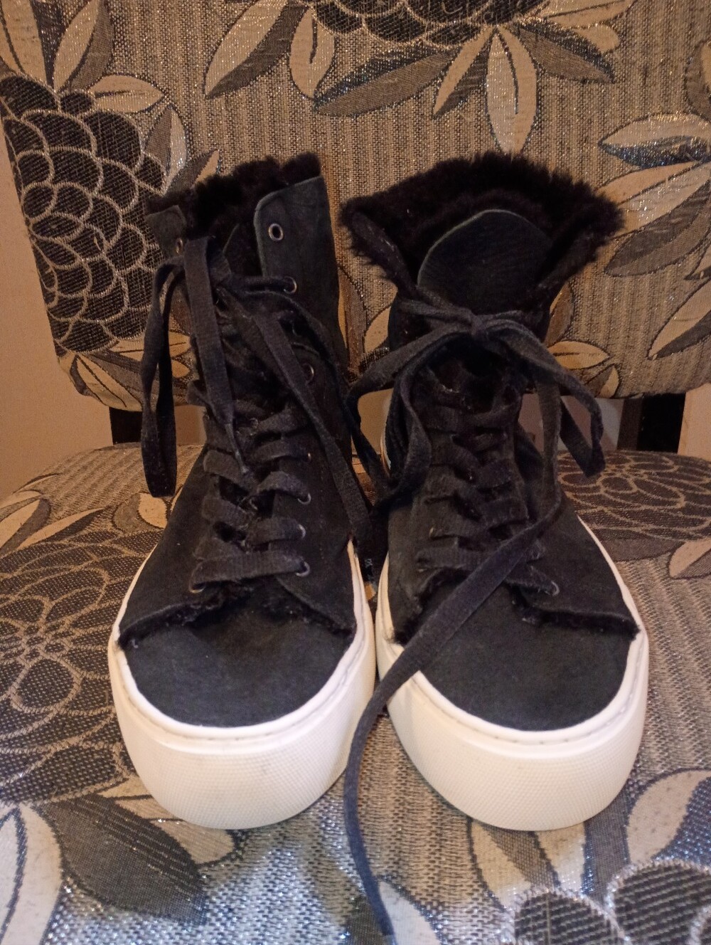 GUC Ugg Black White Beven Trainer Platform Sneakers 8.5